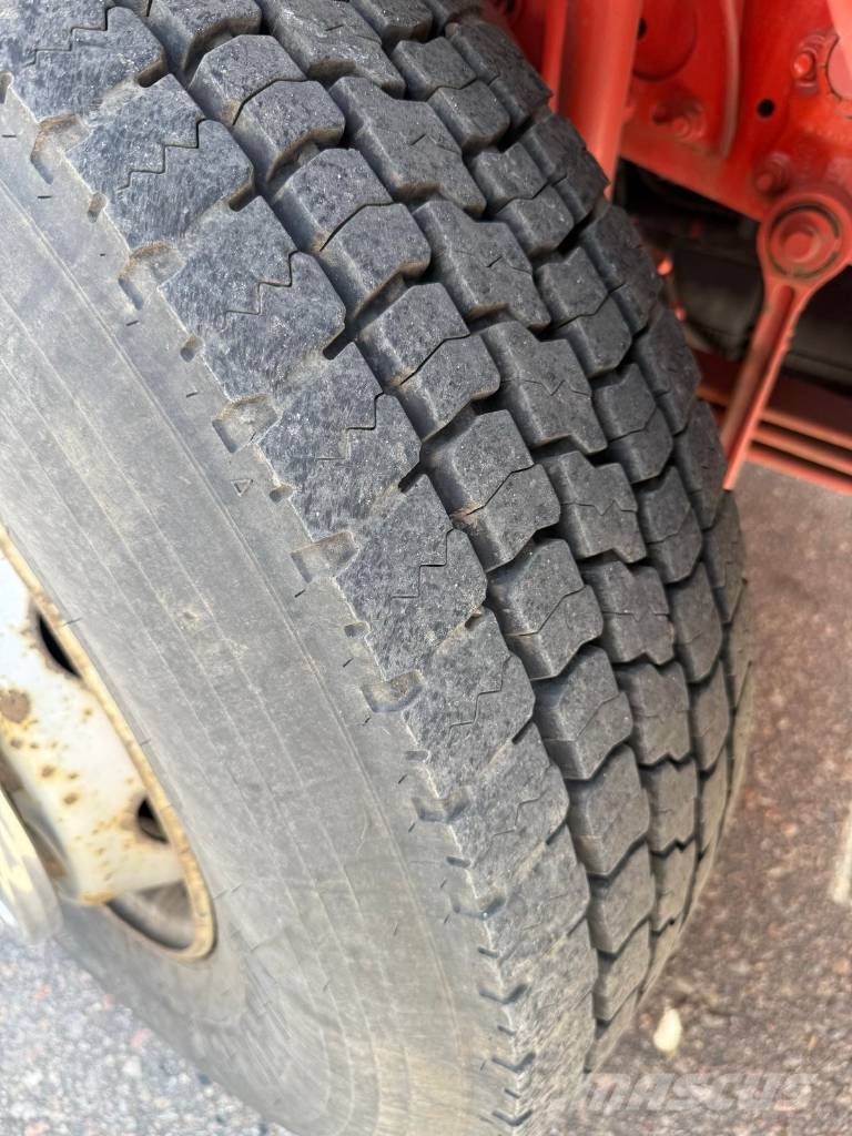 Mercedes-Benz Actros 1832 L شاحنات الرافعات