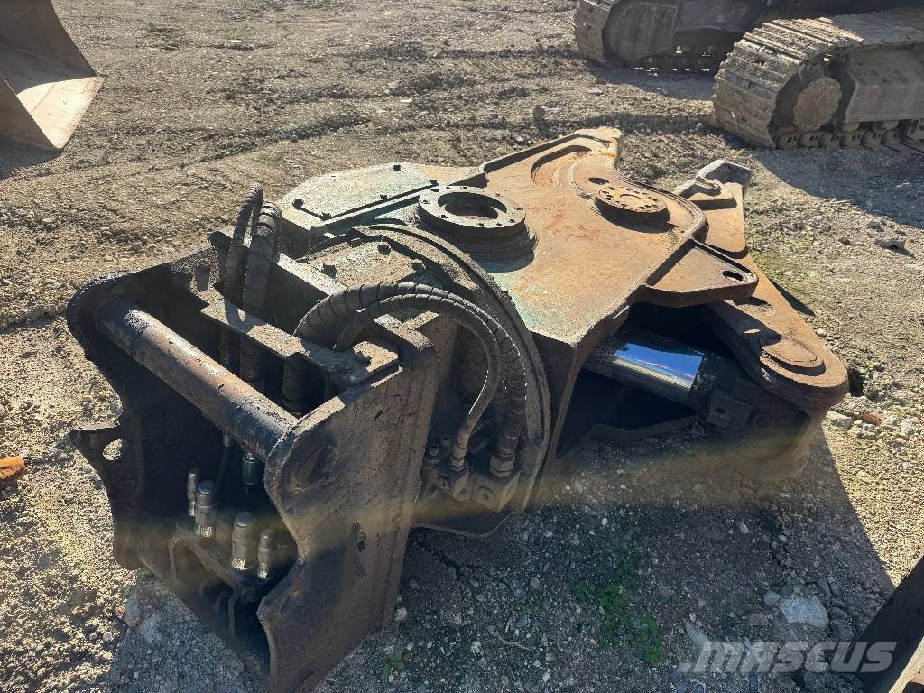 Hitaci ZX 225 USRLC-6 Rupsgraafmachines