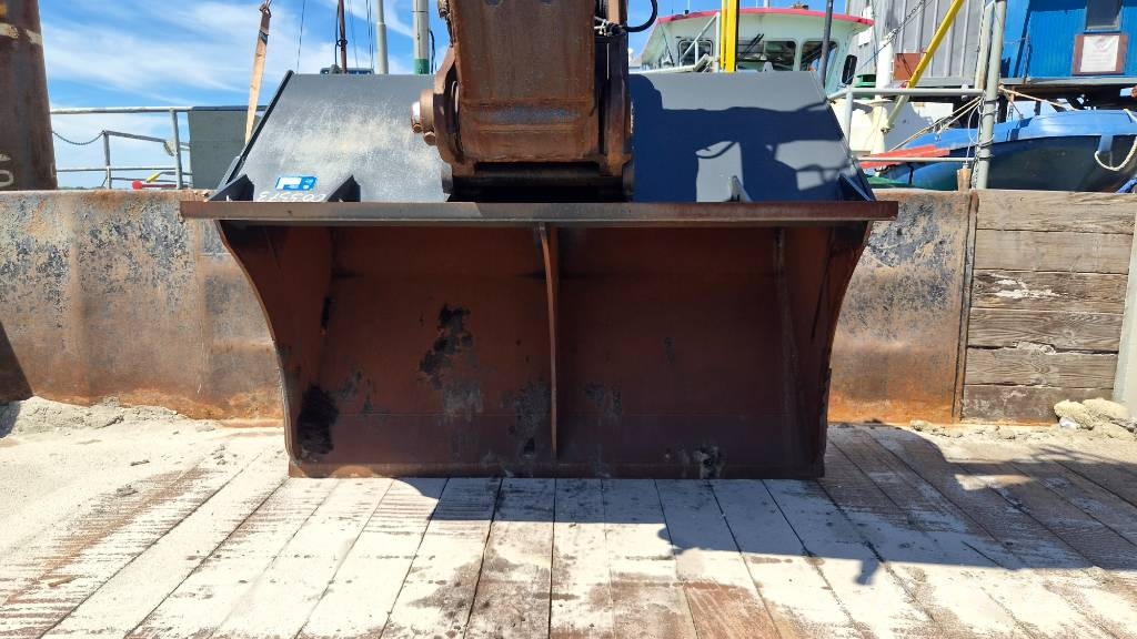 Volvo EC 480 E L Beltegraver