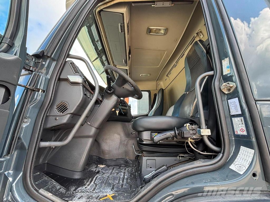 Volvo FM 410 8x4*4 BERGER L110 / HYVALIFT L=5700 mm Vlakke laadvloer met kraan