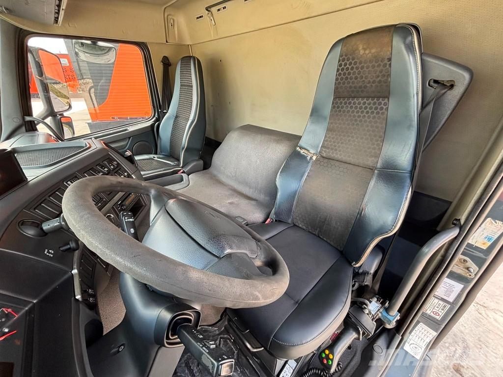 Volvo FM 410 8x4*4 BERGER L110 / HYVALIFT L=5700 mm Vlakke laadvloer met kraan