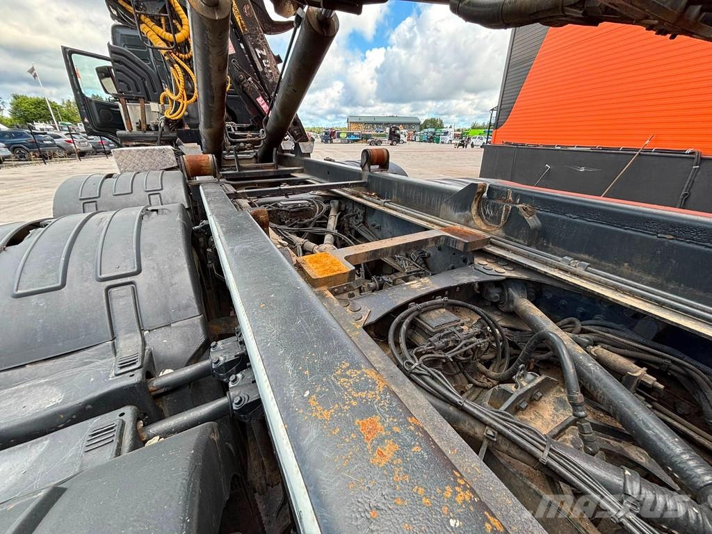 Volvo FM 410 8x4*4 BERGER L110 / HYVALIFT L=5700 mm Vlakke laadvloer met kraan