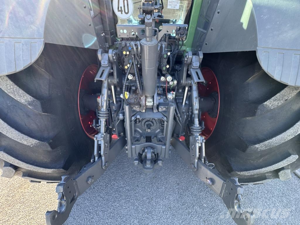 Fendt 824 VARIO PROFI + Трактори