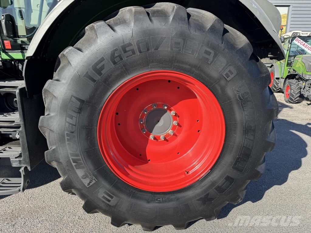 Fendt 824 VARIO PROFI + Traktori