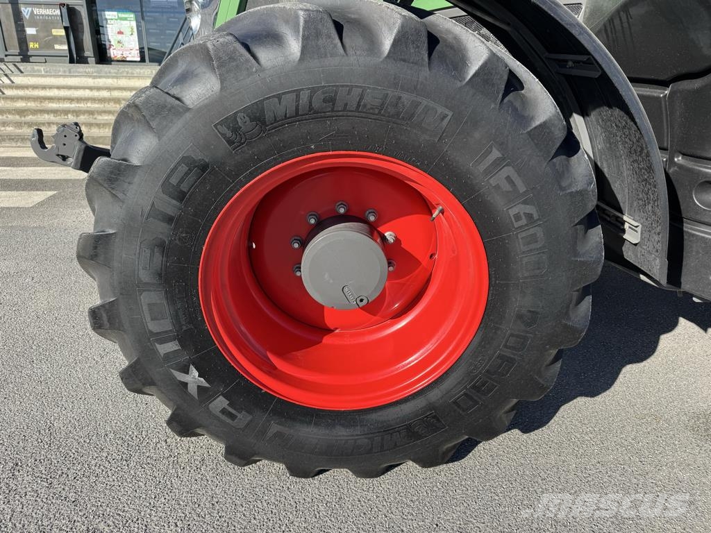 Fendt 824 VARIO PROFI + Traktory