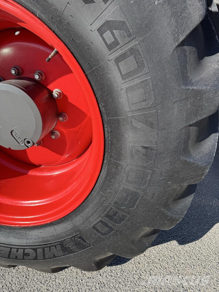 Fendt 824 VARIO PROFI + Трактори