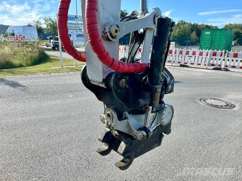 Takeuchi TB 370 CV V5 Rototilt Excavatoare 7t - 12t