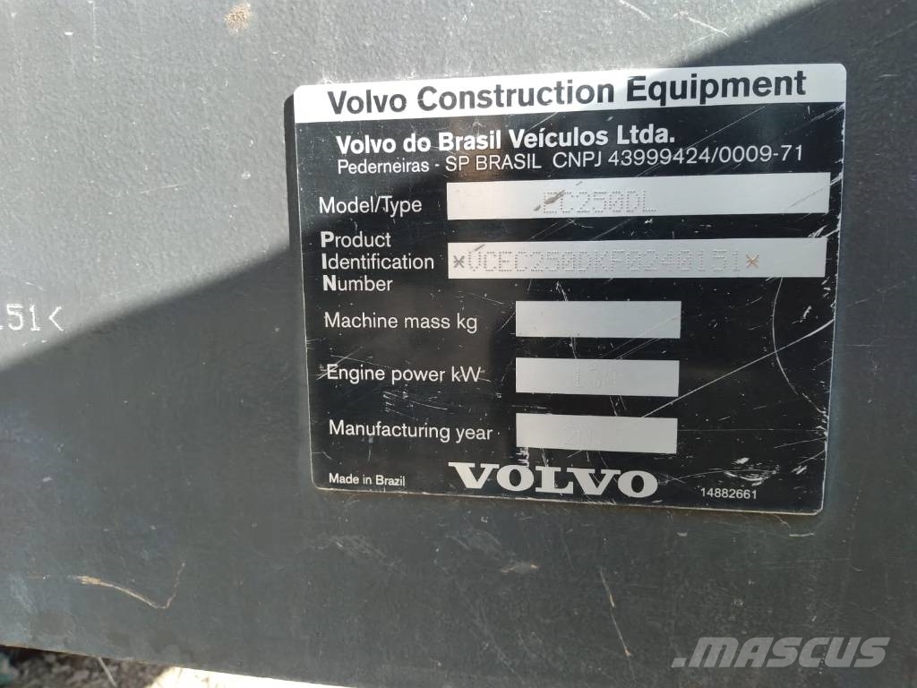 Volvo EC 250 D L حفارات زحافة