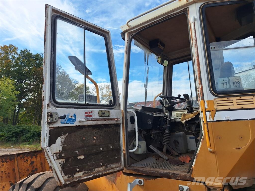 Liebherr L 541 4X4 Iné