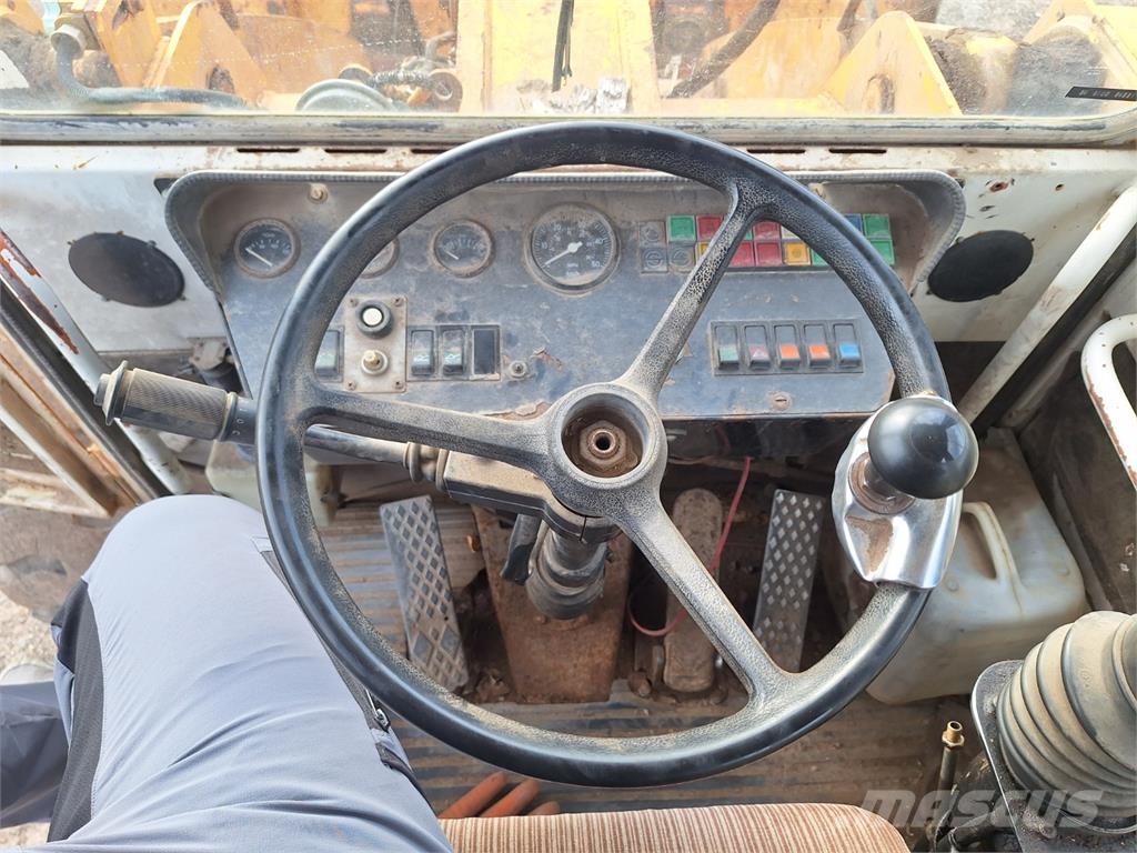 Liebherr L 541 4X4 Iné