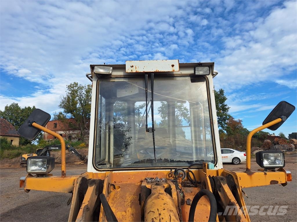 Liebherr L 541 4X4 Iné