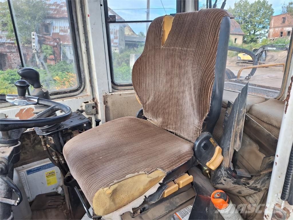 Liebherr L 541 4X4 Iné