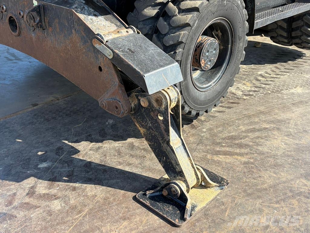 CAT M313D VA - Outriggers + Blade Excavadoras de ruedas