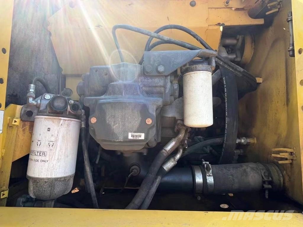 Komatsu PC 220-8 Εκσκαφείς με ερπύστριες
