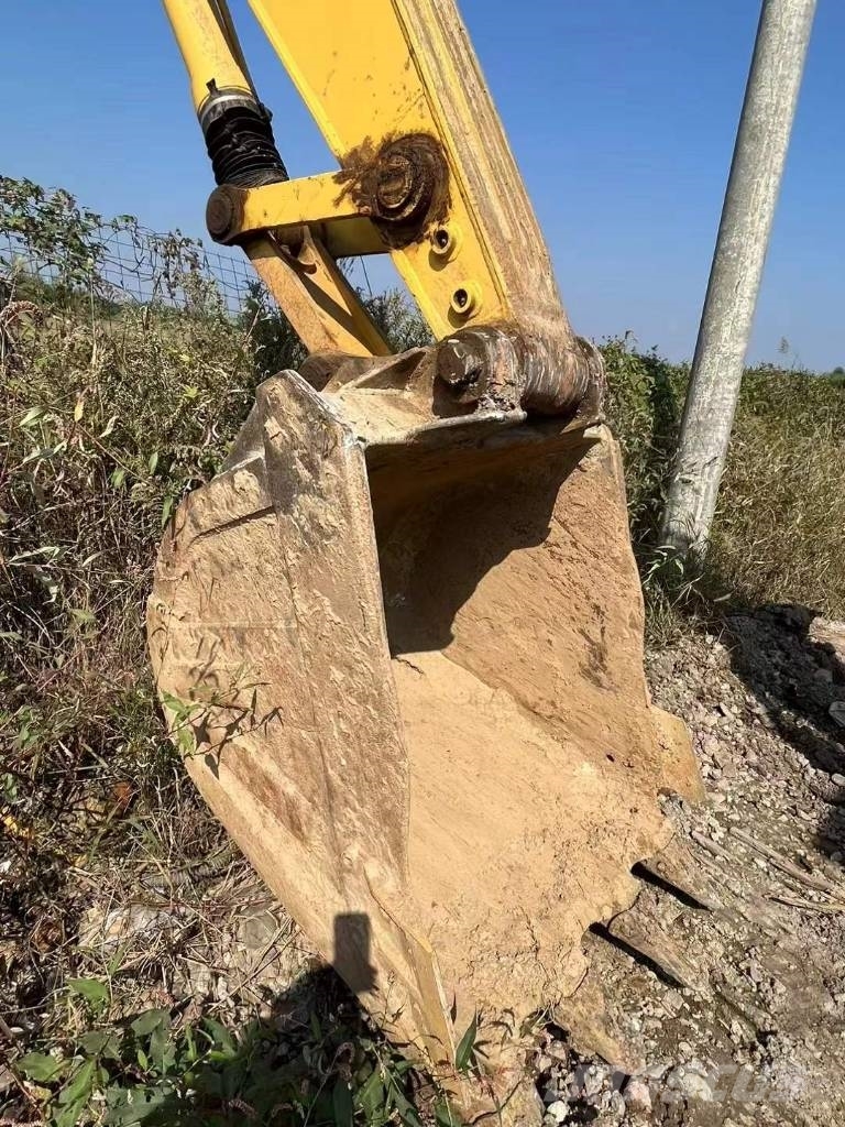 Komatsu PC 220-8 Εκσκαφείς με ερπύστριες