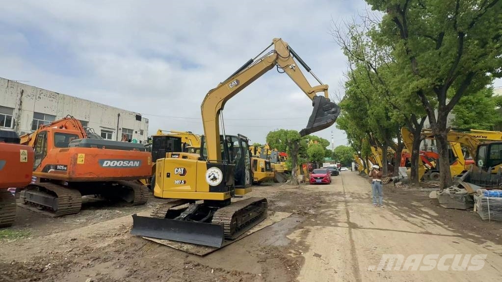 CAT 307 中型挖掘机
