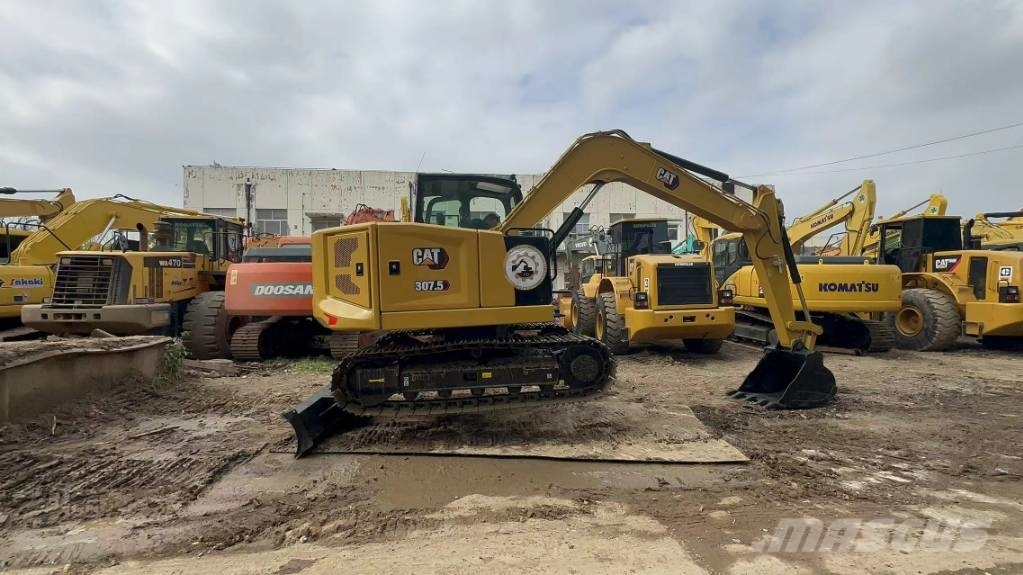 CAT 307 中型挖掘机