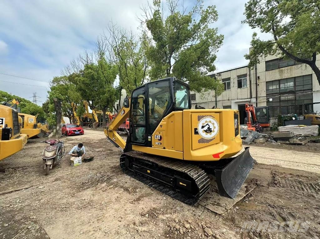 CAT 307 中型挖掘机