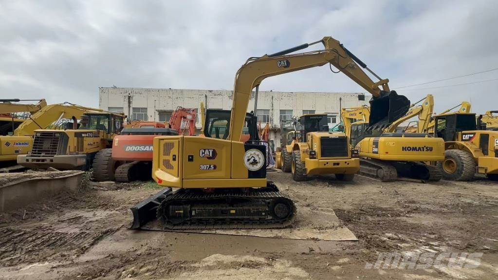 CAT 307 中型挖掘机