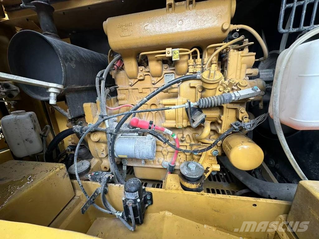 CAT 307 中型挖掘机