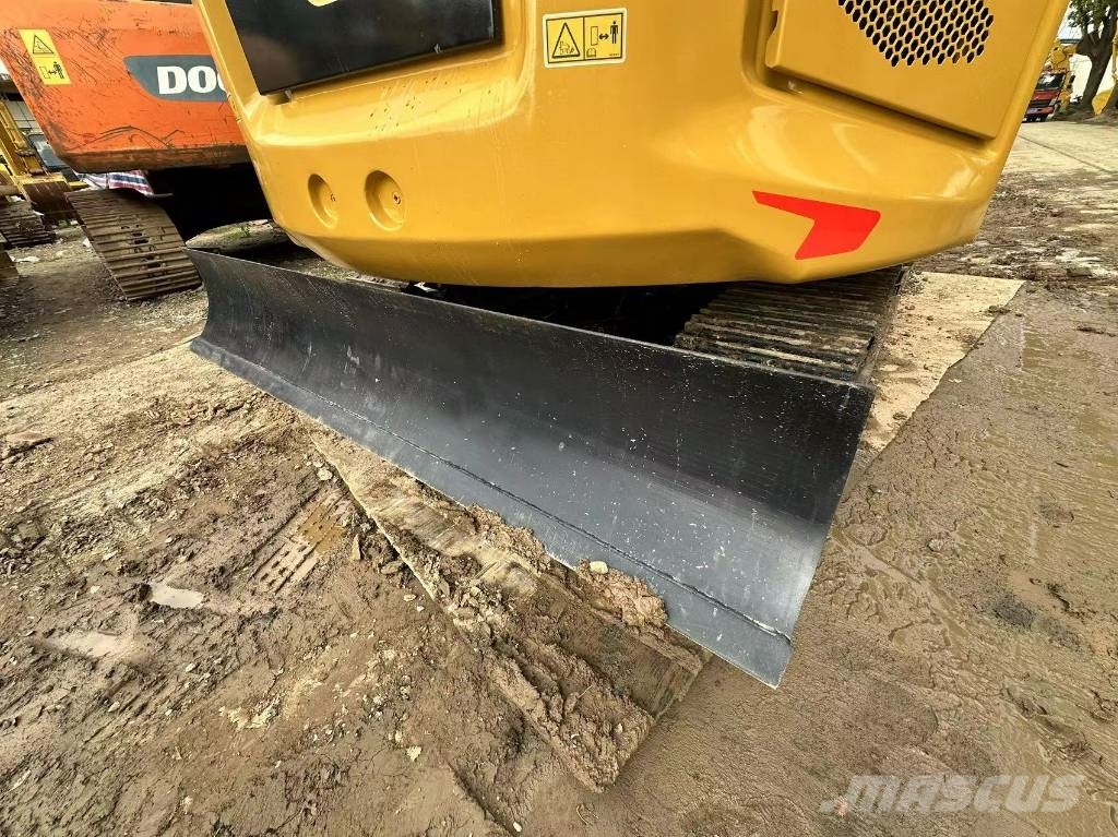 CAT 307 中型挖掘机