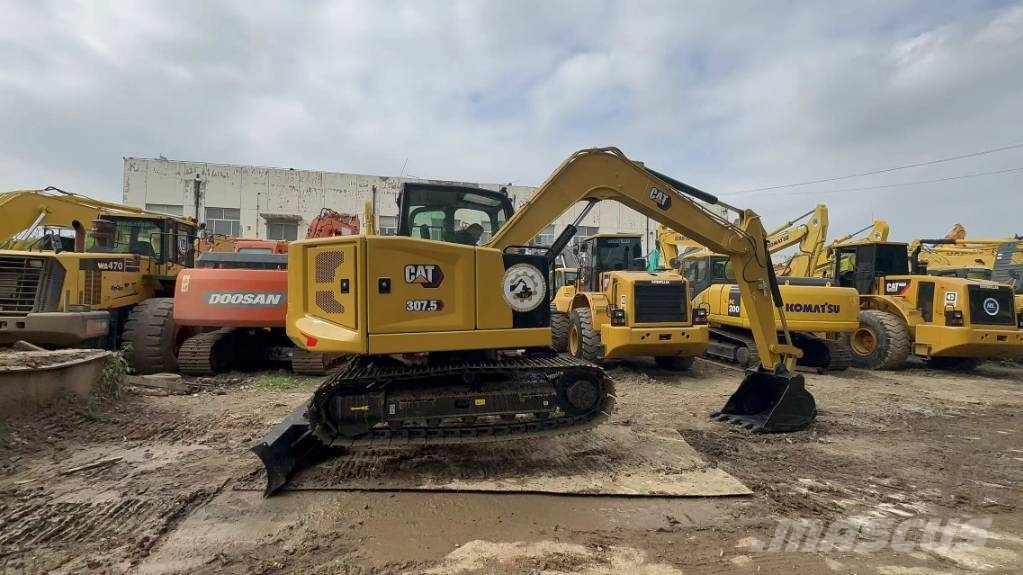 CAT 307 中型挖掘机