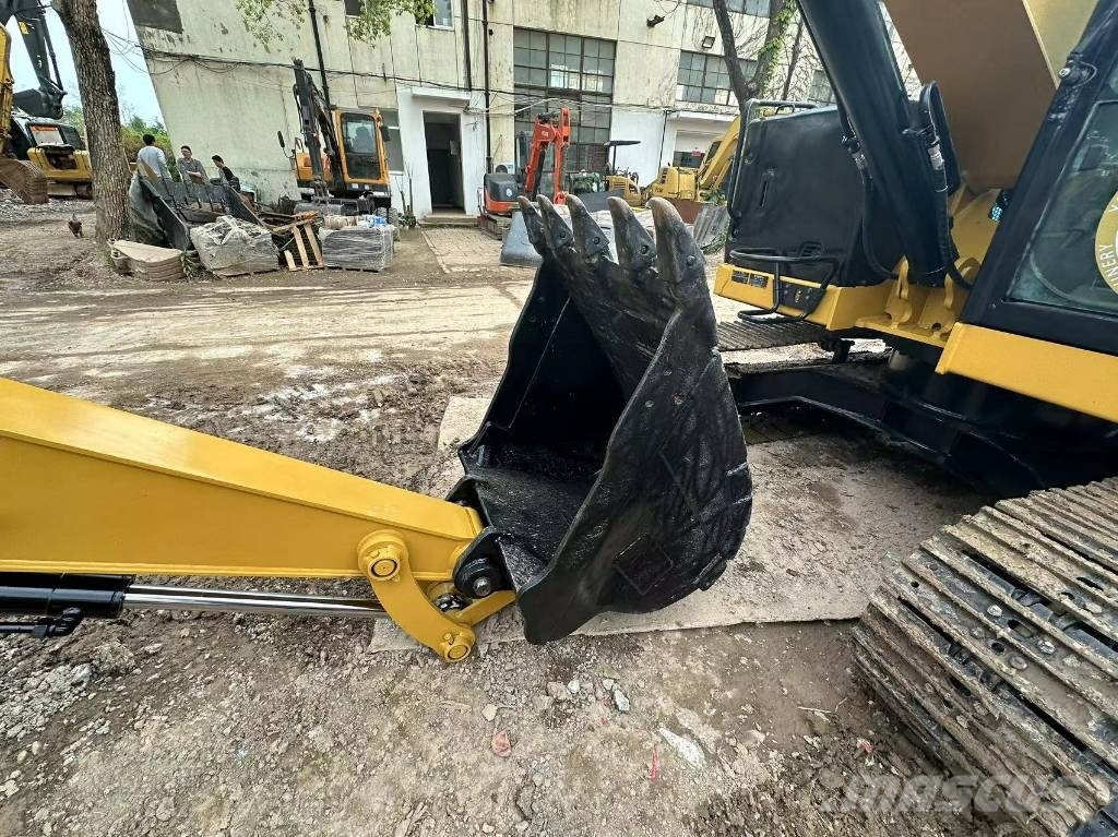 CAT 307 中型挖掘机