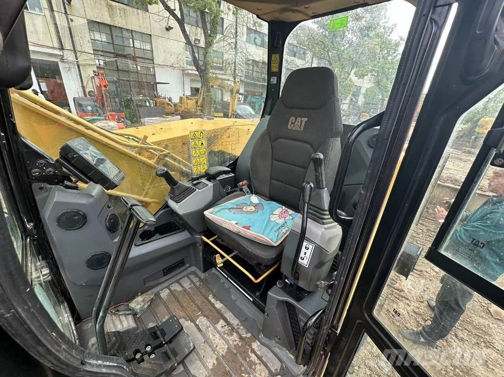 CAT 307 中型挖掘机