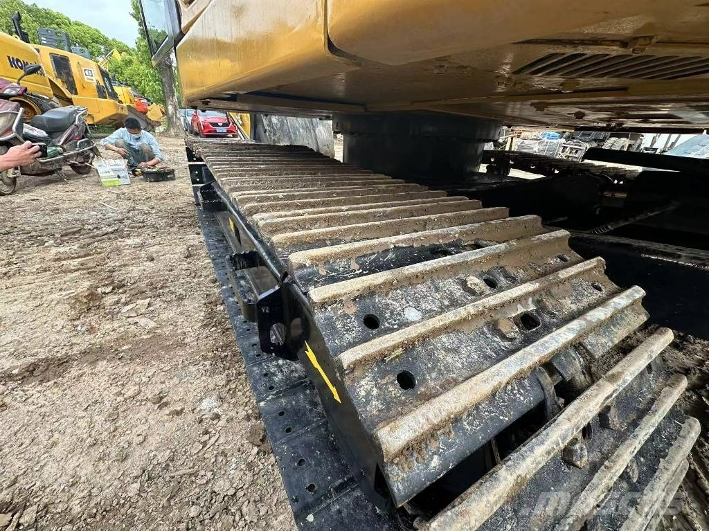 CAT 307 中型挖掘机