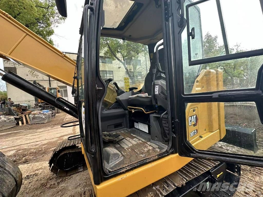 CAT 307 中型挖掘机
