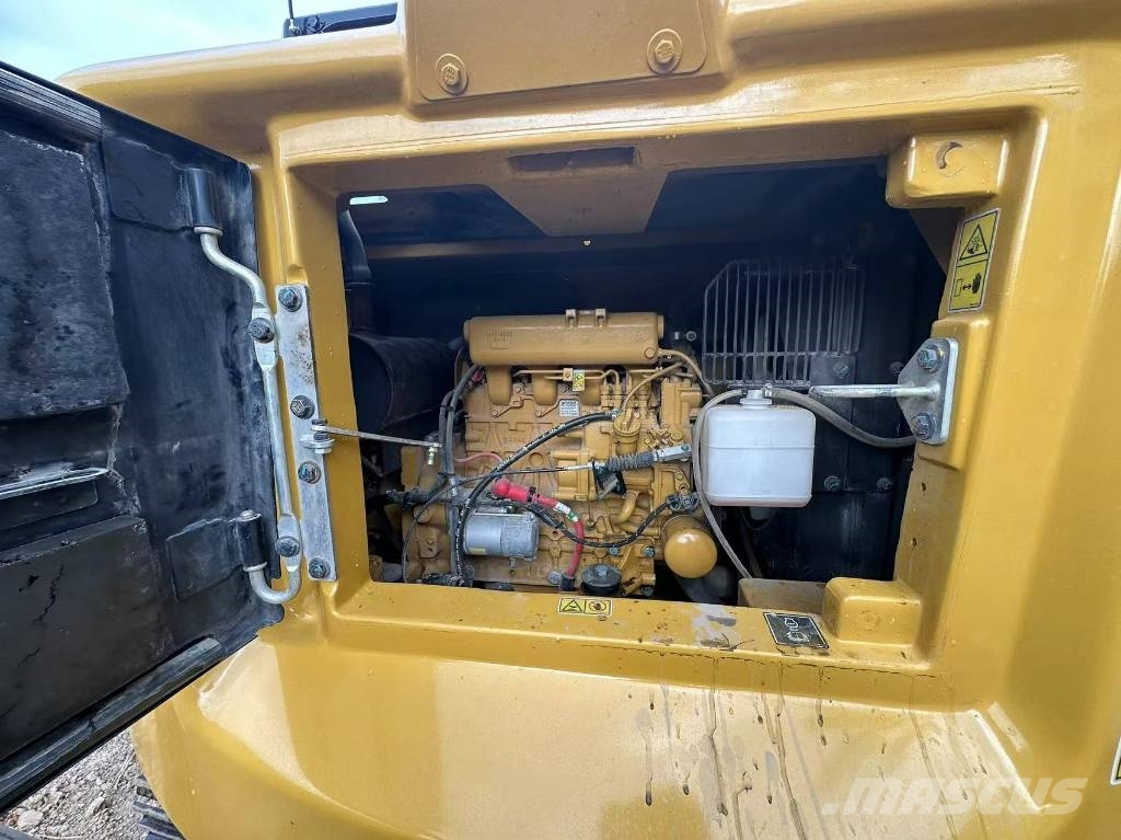 CAT 307 中型挖掘机
