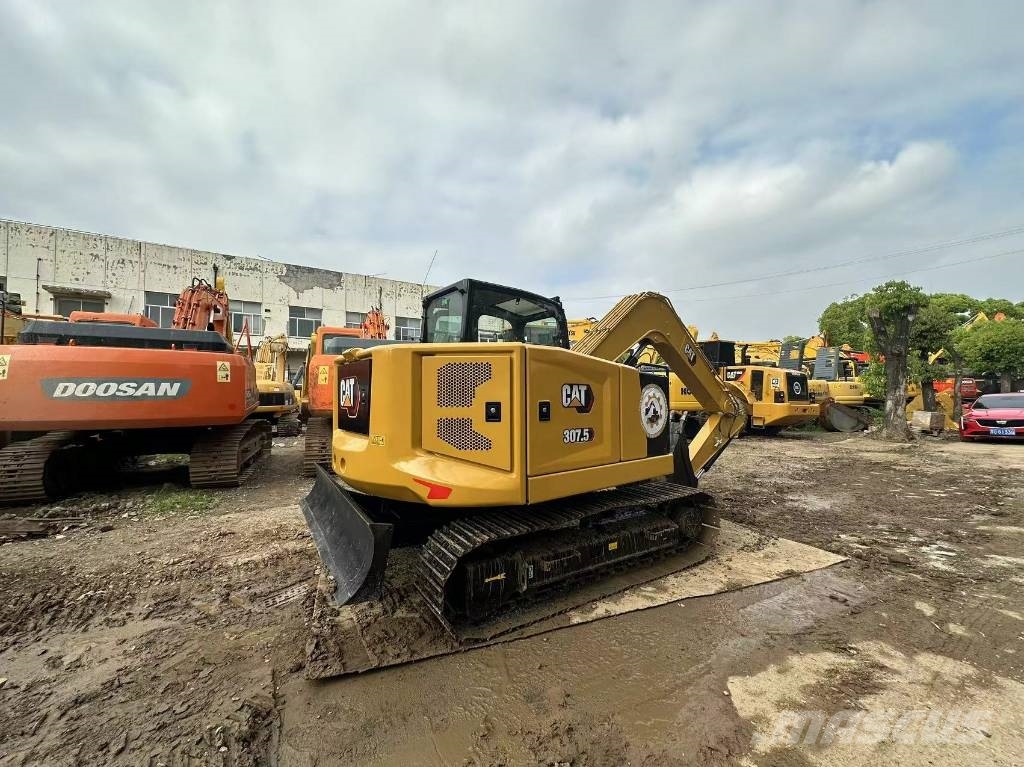 CAT 307 中型挖掘机