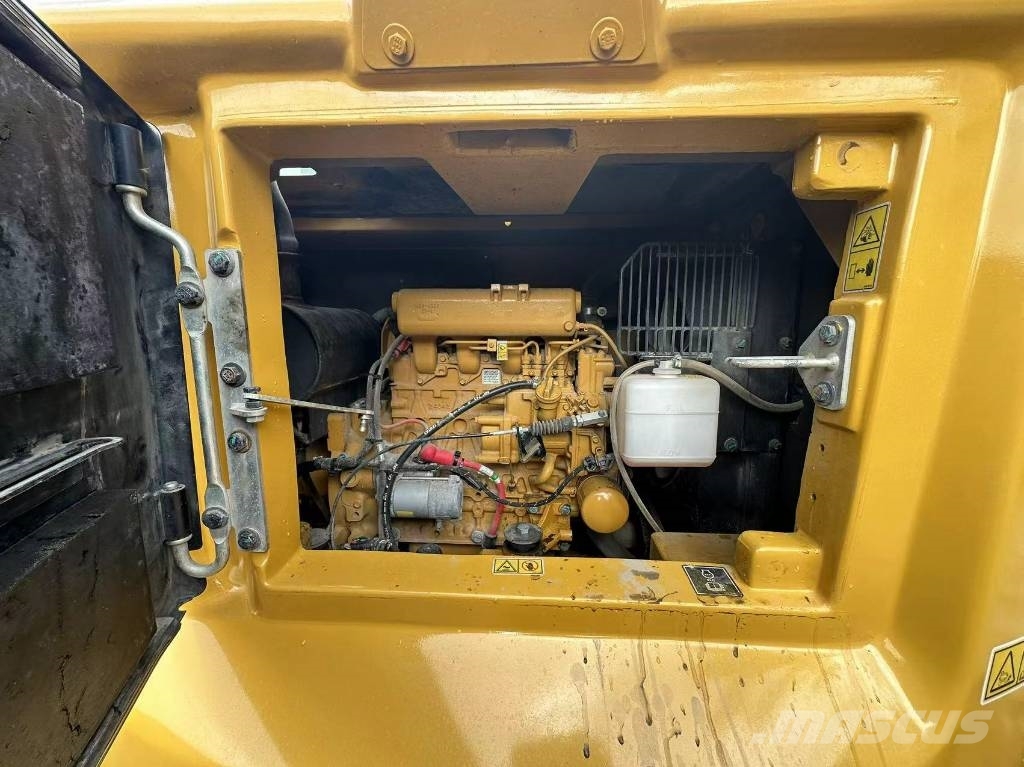 CAT 307 中型挖掘机