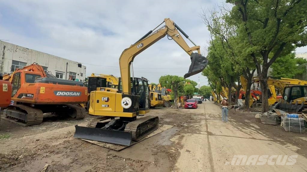 CAT 307 中型挖掘机