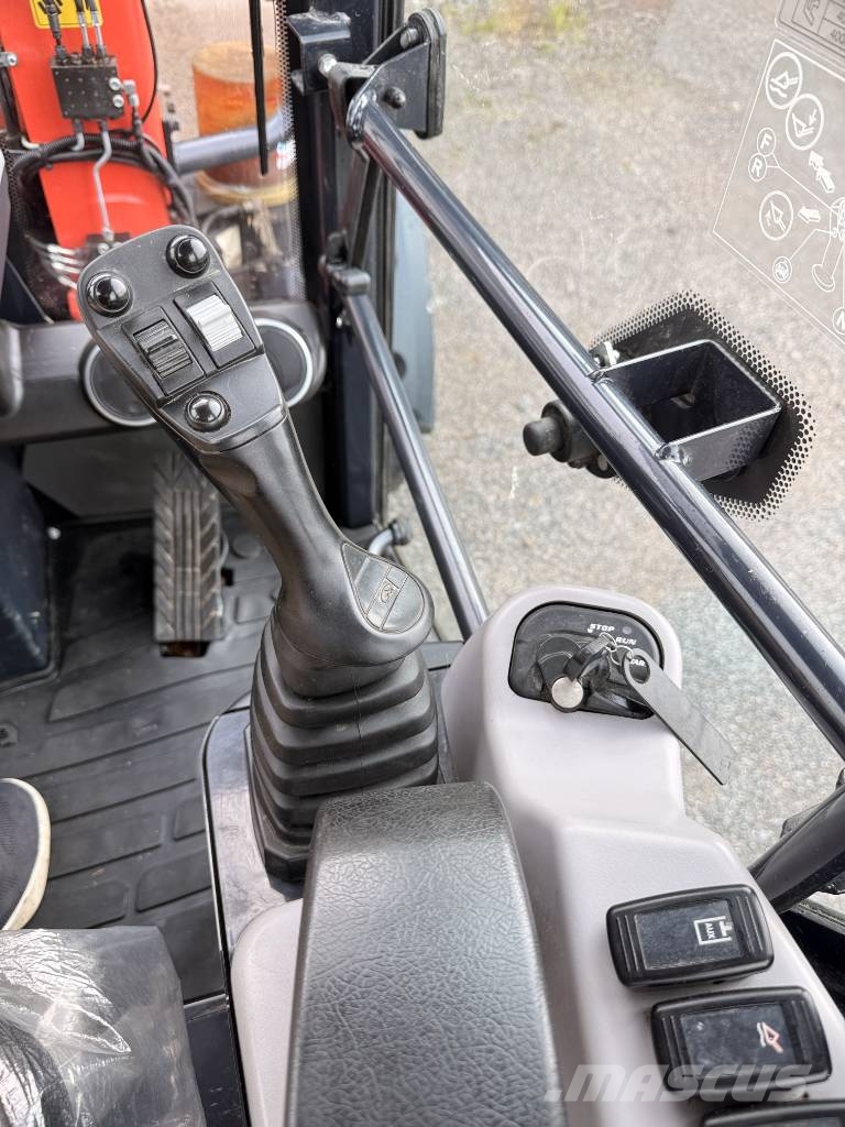 Kubota R 070  ( Vaihdossa käy kaikki ) Gumikerekes homlokrakodók