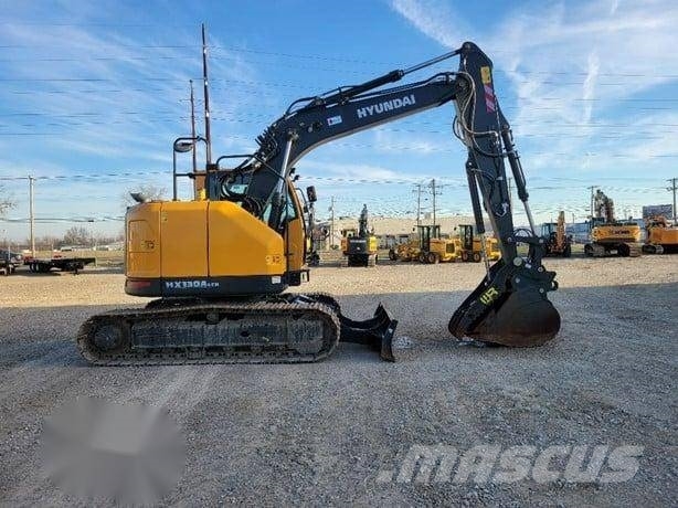 Hyundai HX130 Excavadoras sobre orugas