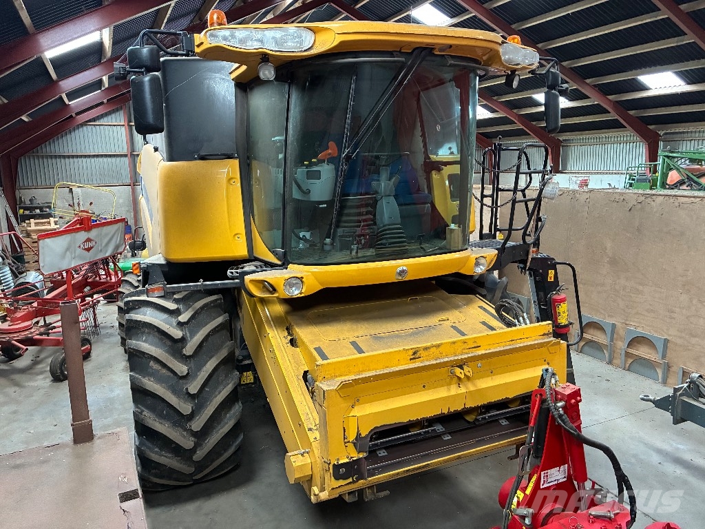 New Holland CX 8070 SLH حصادات