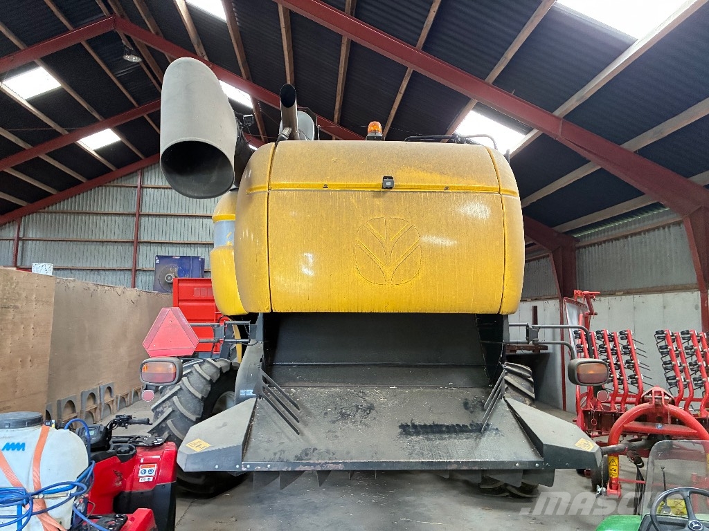 New Holland CX 8070 SLH حصادات