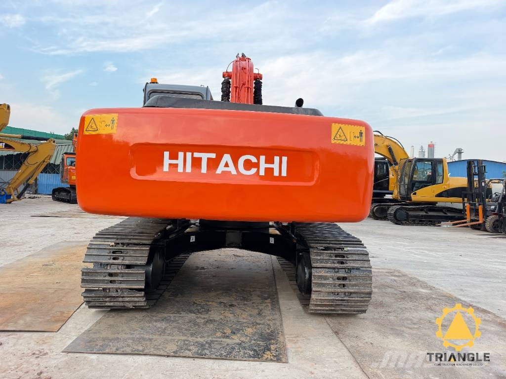 Hitachi EX 200 Excavadoras de cadenas
