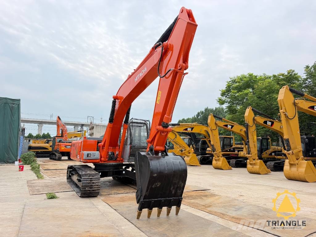 Hitachi EX 200 Excavadoras de cadenas