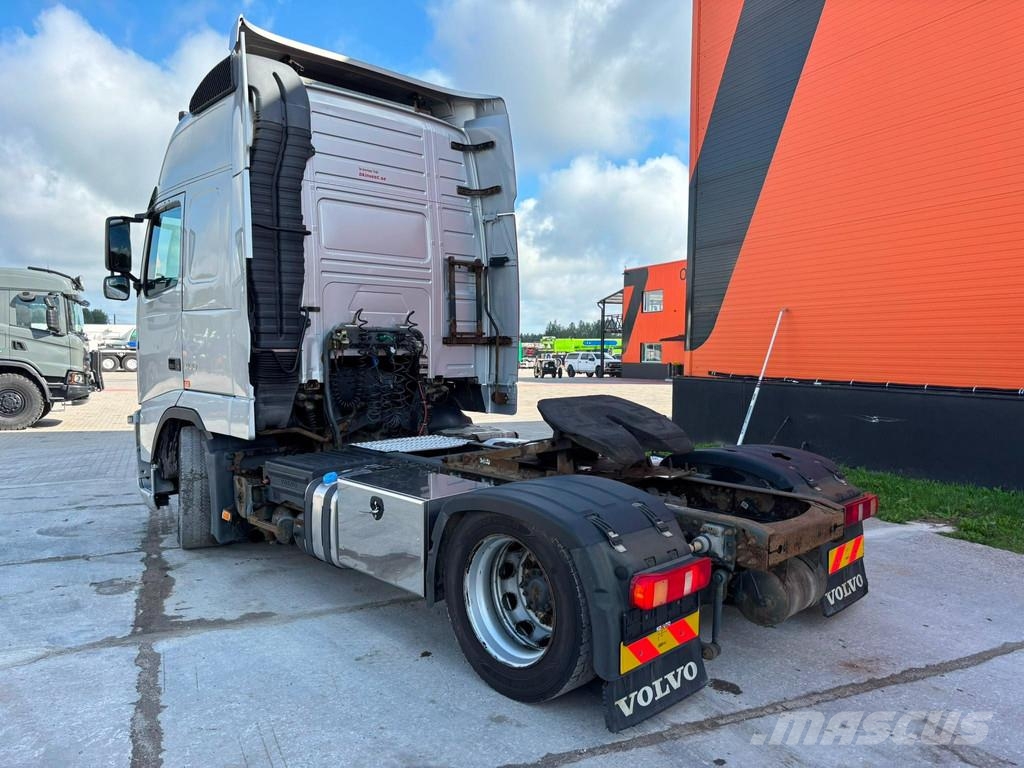 Volvo FH 400 4x2 GLOBE XL وحدات الجر