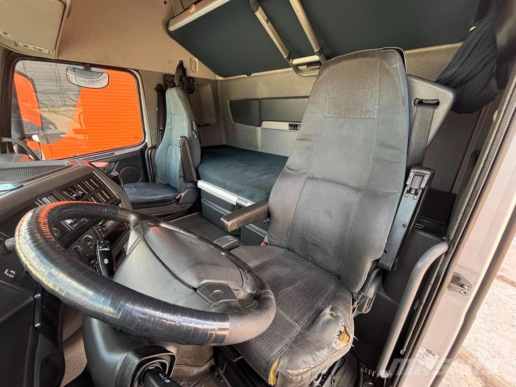 Volvo FH 400 4x2 GLOBE XL وحدات الجر