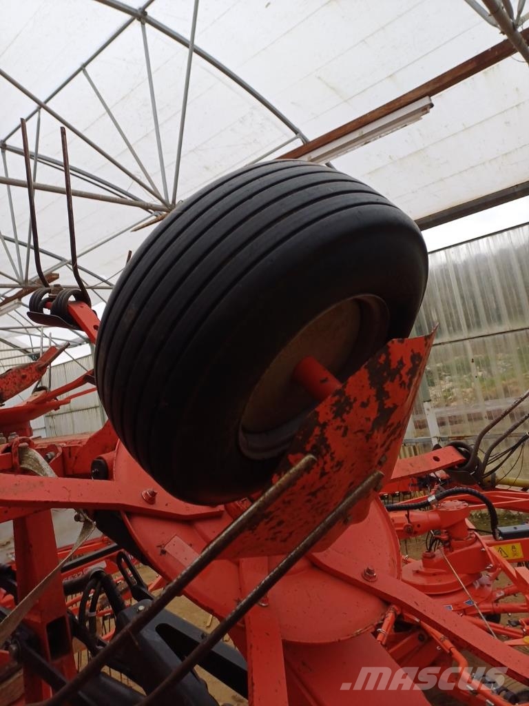 Kuhn GF 13012 Гребла и сенообръщачки
