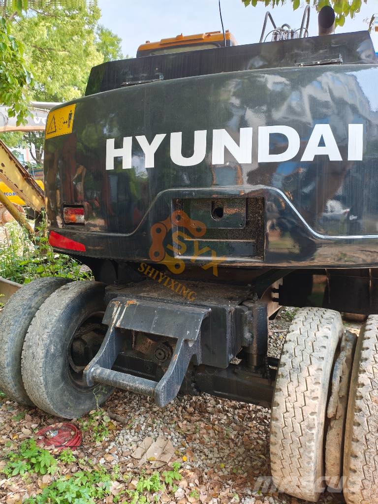 Hyundai 150W-9 Wheeled excavators