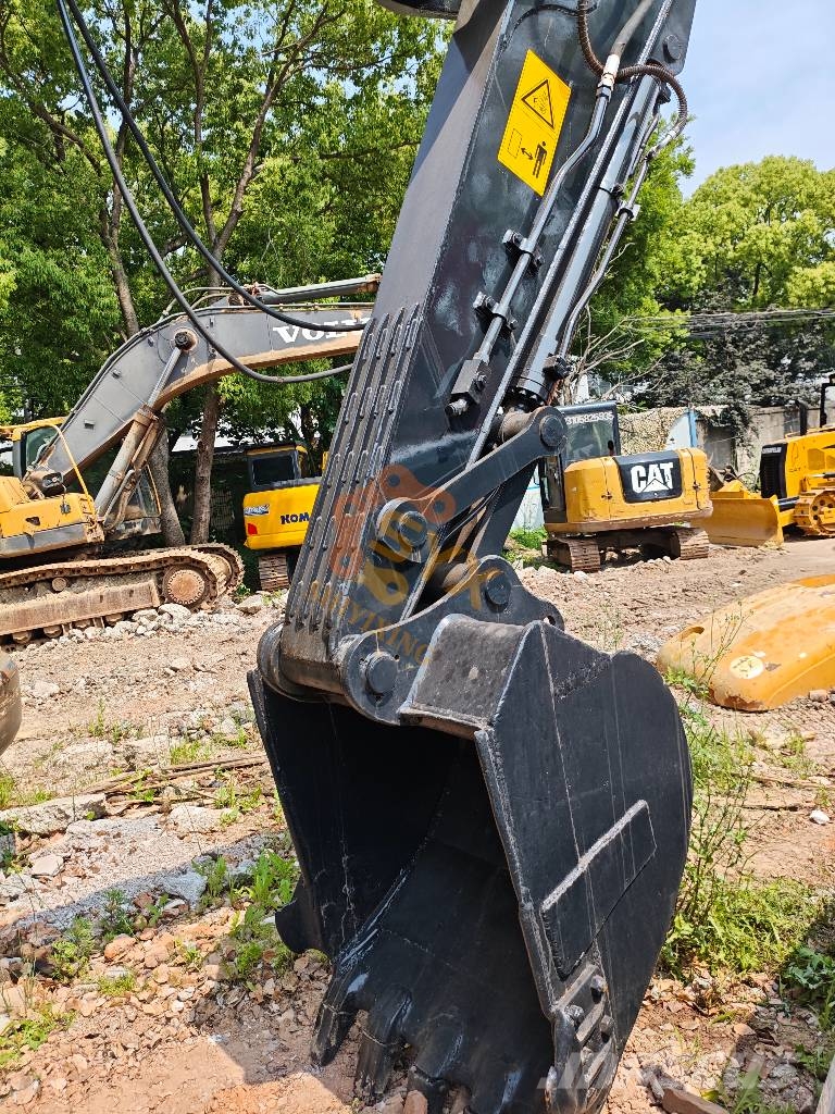 Hyundai 150W-9 Wheeled excavators