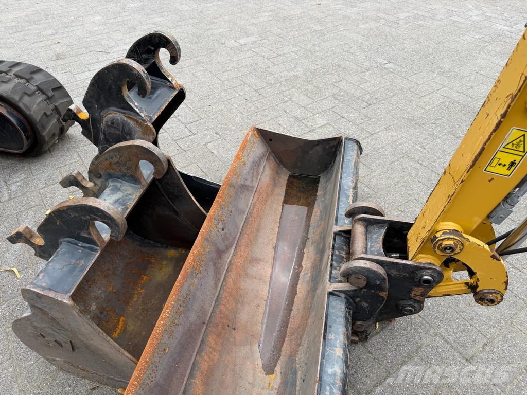 CAT 302-05CR Mini ekskavatörler, 7 tona dek