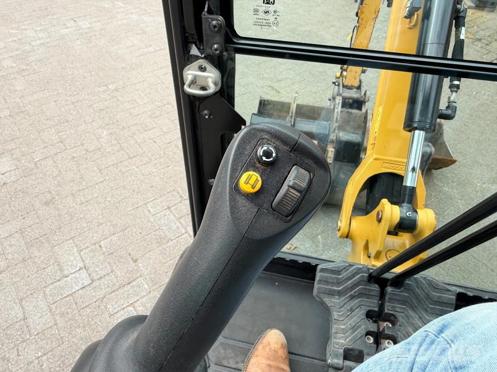 CAT 302-05CR Mini ekskavatörler, 7 tona dek