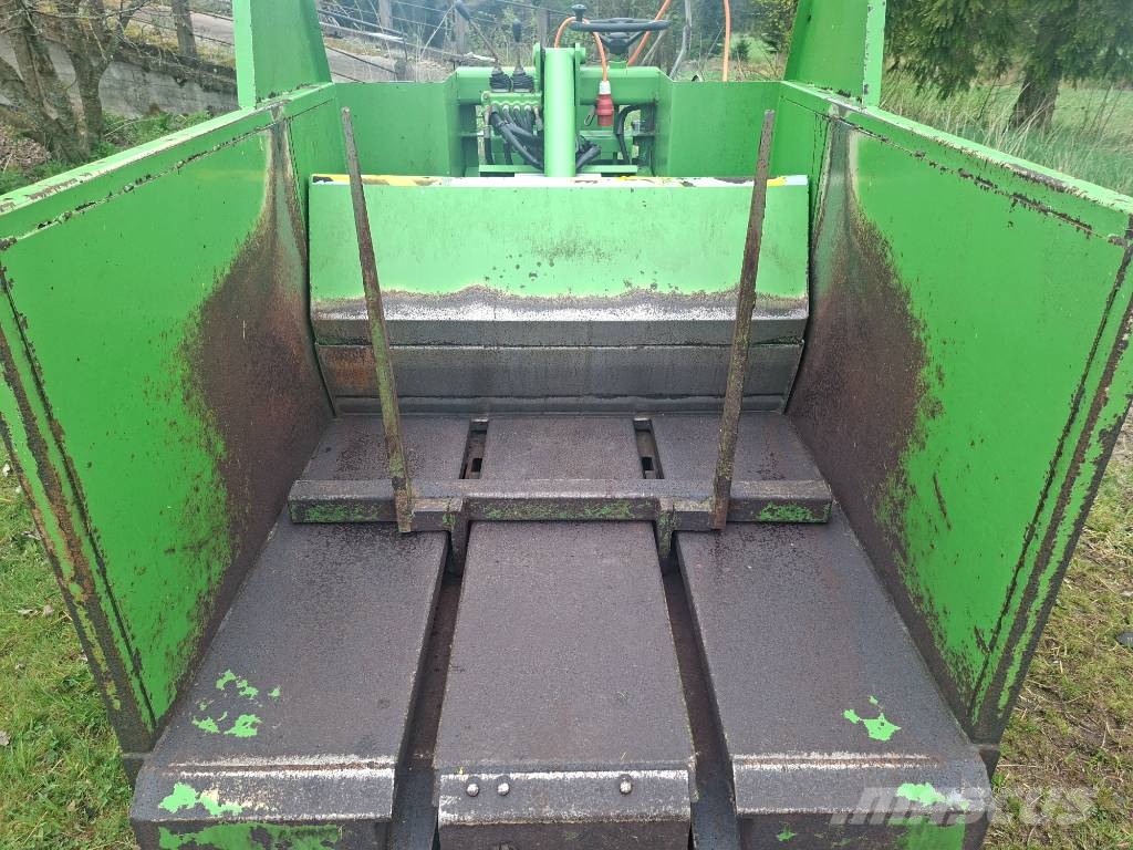Varmolift Rehunjakovaunu ملقمات خلاط