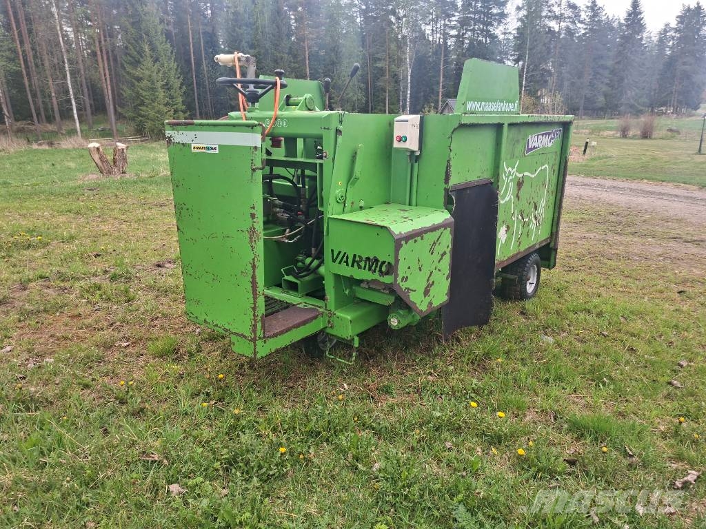 Varmolift Rehunjakovaunu ملقمات خلاط