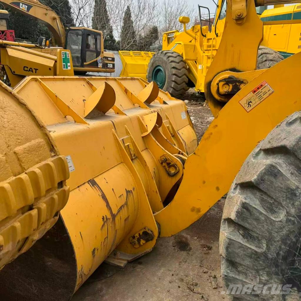 TCM L 32 Kolesni nakladalci